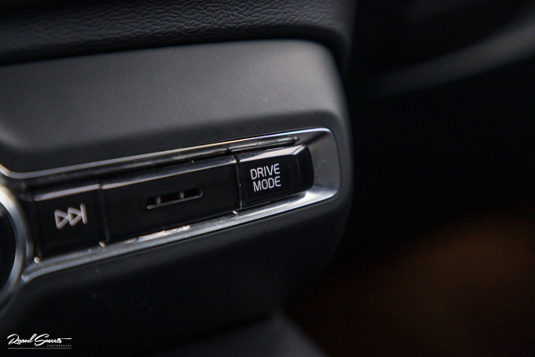 Volvo XC40 1.5 T5 Plug-in hybrid Ultimate Bright | Panoramadak | Adaptieve cruise | Memory | Blis | Harman Kardon |