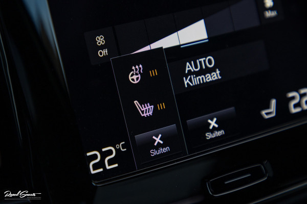 Volvo XC40 1.5 T5 Plug-in hybrid Ultimate Bright | Panoramadak | Adaptieve cruise | Memory | Blis | Harman Kardon |