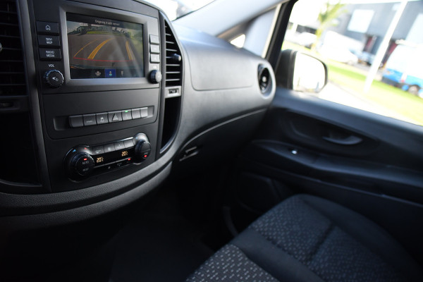 Mercedes-Benz Vito 116 CDI L2 PB Edition Camera, Cruise, Carplay, LED, Clima, 164pk, Multimedia, Trekhaak, Automaat, Uniek!