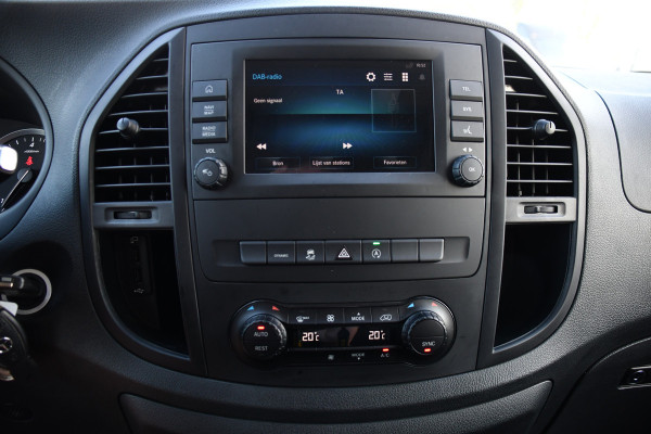 Mercedes-Benz Vito 116 CDI L2 PB Edition Camera, Cruise, Carplay, LED, Clima, 164pk, Multimedia, Trekhaak, Automaat, Uniek!