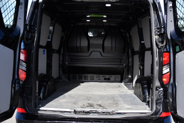 Ford Transit Custom 300 2.0 TDCI L1H1 Limited Black Edition Camera, Cruise, Carplay, LED, Stoelverwarming , 150pk, Sensoren, Trekhaak, Multimedia, Uniek!
