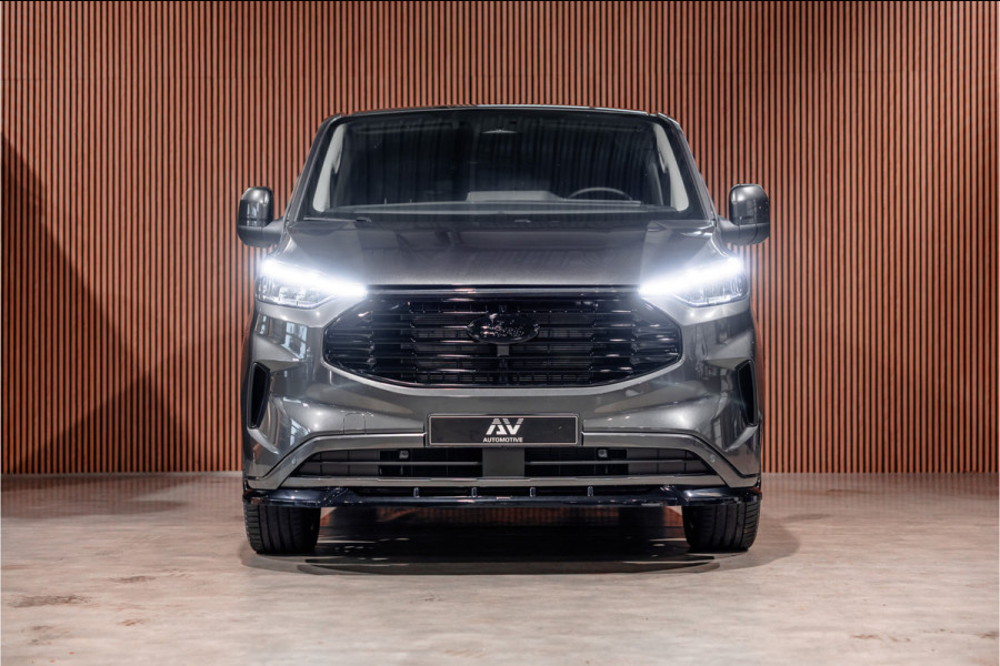 Ford Transit Custom 320 2.0 TDCI 150 PK L2H1 Limited | 6-zitter | ACC | Blind Spot | Navigatie | CarPlay | Camera | Trekhaak | Stoel- en stuurwielverwarming | DAB | BPM Vrij | Luxe dubbel cabine