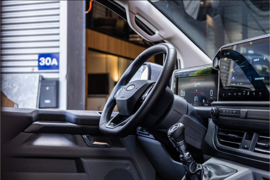 Ford Transit Custom 320 2.0 TDCI 150 PK L2H1 Limited | 6-zitter | ACC | Blind Spot | Navigatie | CarPlay | Camera | Trekhaak | Stoel- en stuurwielverwarming | DAB | BPM Vrij | Luxe dubbel cabine