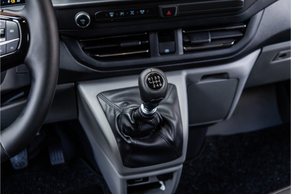 Ford Transit Custom 320 2.0 TDCI 150 PK L2H1 Limited | 6-zitter | ACC | Blind Spot | Navigatie | CarPlay | Camera | Trekhaak | Stoel- en stuurwielverwarming | DAB | BPM Vrij | Luxe dubbel cabine