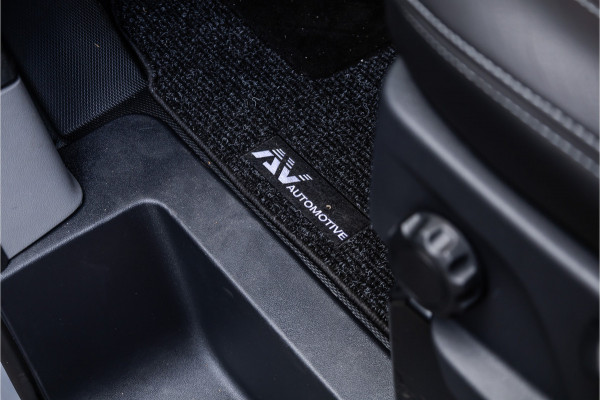 Ford Transit Custom 320 2.0 TDCI 150 PK L2H1 Limited | 6-zitter | ACC | Blind Spot | Navigatie | CarPlay | Camera | Trekhaak | Stoel- en stuurwielverwarming | DAB | BPM Vrij | Luxe dubbel cabine