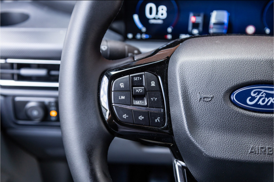 Ford Transit Custom 320 2.0 TDCI 150 PK L2H1 Limited | 6-zitter | ACC | Blind Spot | Navigatie | CarPlay | Camera | Trekhaak | Stoel- en stuurwielverwarming | DAB | BPM Vrij | Luxe dubbel cabine