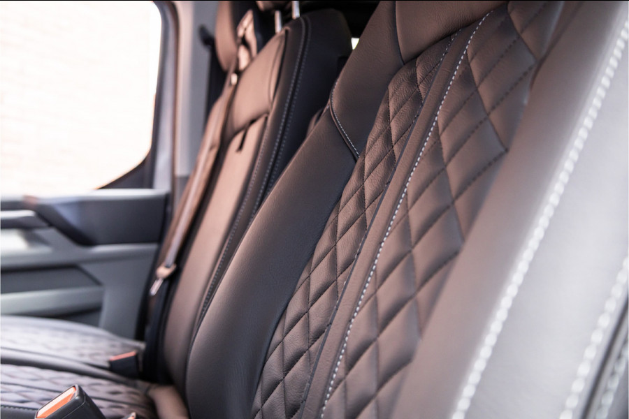 Ford Transit Custom 320 2.0 TDCI 150 PK L2H1 Limited | 6-zitter | ACC | Blind Spot | Navigatie | CarPlay | Camera | Trekhaak | Stoel- en stuurwielverwarming | DAB | BPM Vrij | Luxe dubbel cabine