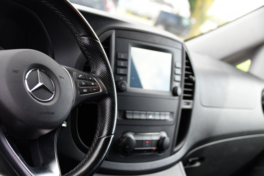 Mercedes-Benz Vito 116 CDI L2 Black Edition Camera, Cruise, Carplay, LED, 164pk, Stoelverwarming, Standkachel, Automaat, Multimedia, Uniek!