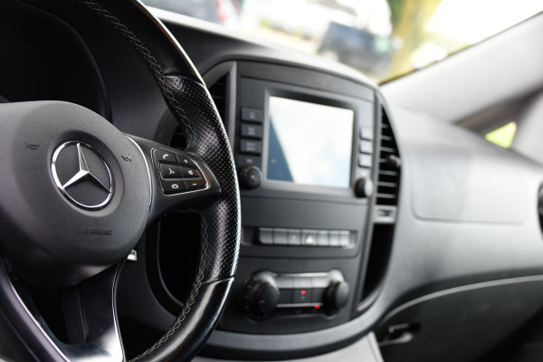 Mercedes-Benz Vito 116 CDI L2 Black Edition Camera, Cruise, Carplay, LED, 164pk, Stoelverwarming, Standkachel, Automaat, Multimedia, Uniek!