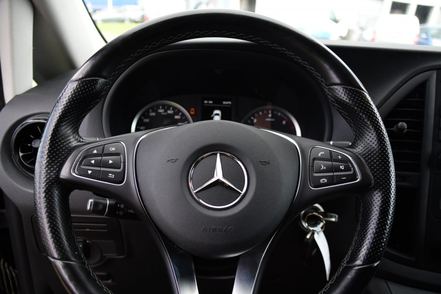 Mercedes-Benz Vito 116 CDI L2 Black Edition Camera, Cruise, Carplay, LED, 164pk, Stoelverwarming, Standkachel, Automaat, Multimedia, Uniek!