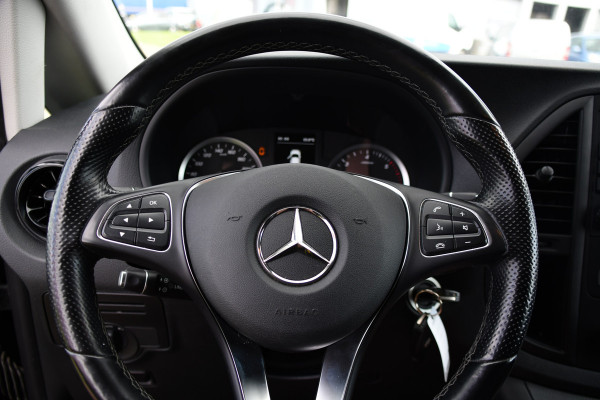 Mercedes-Benz Vito 116 CDI L2 Black Edition Camera, Cruise, Carplay, LED, 164pk, Stoelverwarming, Standkachel, Automaat, Multimedia, Uniek!