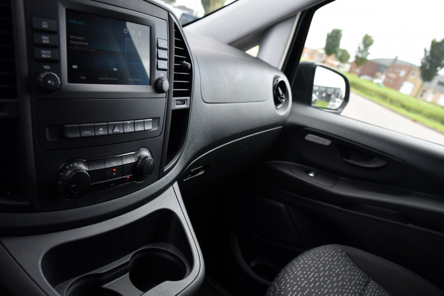 Mercedes-Benz Vito 116 CDI L2 Black Edition Camera, Cruise, Carplay, LED, 164pk, Stoelverwarming, Standkachel, Automaat, Multimedia, Uniek!