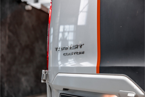 Ford Transit Custom 320 2.0 TDCI 185 PK L2H1 Sport | L+R Schuifdeur | CarPlay | Camera | Navigatie | Trekhaak | Stoelverwarming | Cruise control | DAB | Nieuwe APK