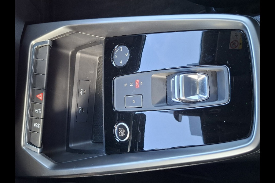 Audi A3 Limousine 30 TFSI AUTOMAAT * Carplay * Climate Control * Parkeersensoren *