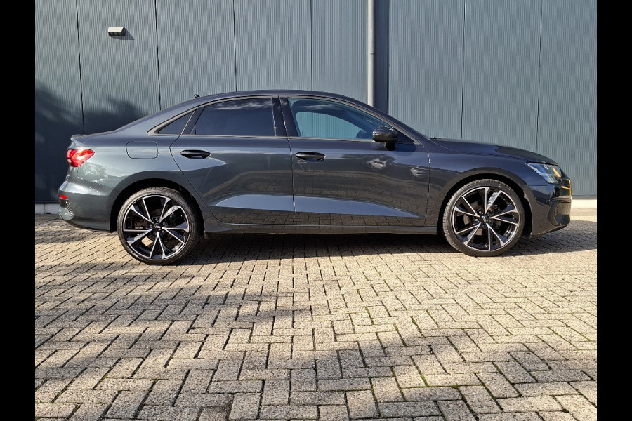 Audi A3 Limousine 30 TFSI AUTOMAAT * Carplay * Climate Control * Parkeersensoren *