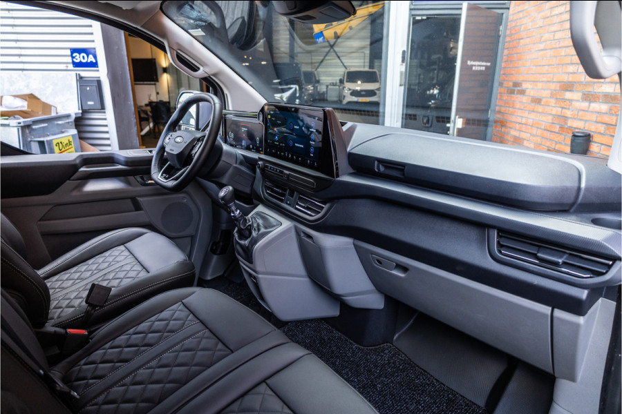 Ford Transit Custom 320 2.0 TDCI 150 PK L2H1 Limited | 6-zitter | ACC | Blind Spot | Navigatie | CarPlay | Camera | Trekhaak | Stoel- en stuurwielverwarming | DAB | BPM Vrij | Luxe dubbel cabine
