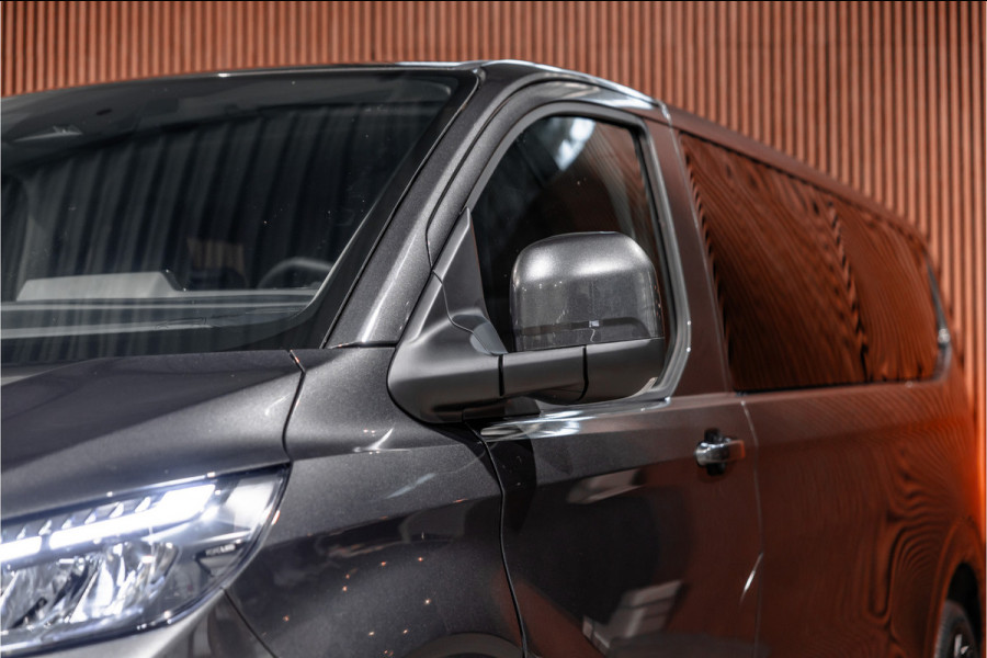 Ford Transit Custom 320 2.0 TDCI 150 PK L2H1 Limited | 6-zitter | ACC | Blind Spot | Navigatie | CarPlay | Camera | Trekhaak | Stoel- en stuurwielverwarming | DAB | BPM Vrij | Luxe dubbel cabine