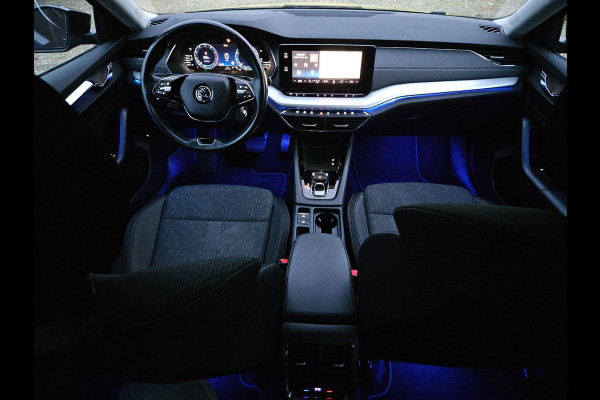 Škoda Octavia Combi 1.5 e-TSI Business Edition Plus Automaat/Virtuel/Led/Adapt.Cruise/Trekhaak/Camera/AppleCarplay/Stoelverwarming
