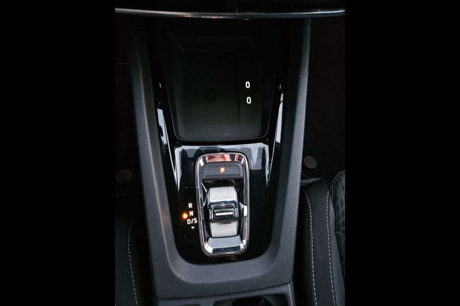 Škoda Octavia Combi 1.5 e-TSI Business Edition Plus Automaat/Virtuel/Led/Adapt.Cruise/Trekhaak/Camera/AppleCarplay/Stoelverwarming