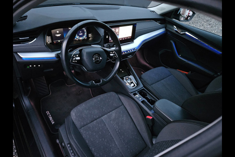 Škoda Octavia Combi 1.5 e-TSI Business Edition Plus Automaat/Virtuel/Led/Adapt.Cruise/Trekhaak/Camera/AppleCarplay/Stoelverwarming