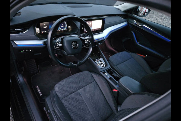 Škoda Octavia Combi 1.5 e-TSI Business Edition Plus Automaat/Virtuel/Led/Adapt.Cruise/Trekhaak/Camera/AppleCarplay/Stoelverwarming