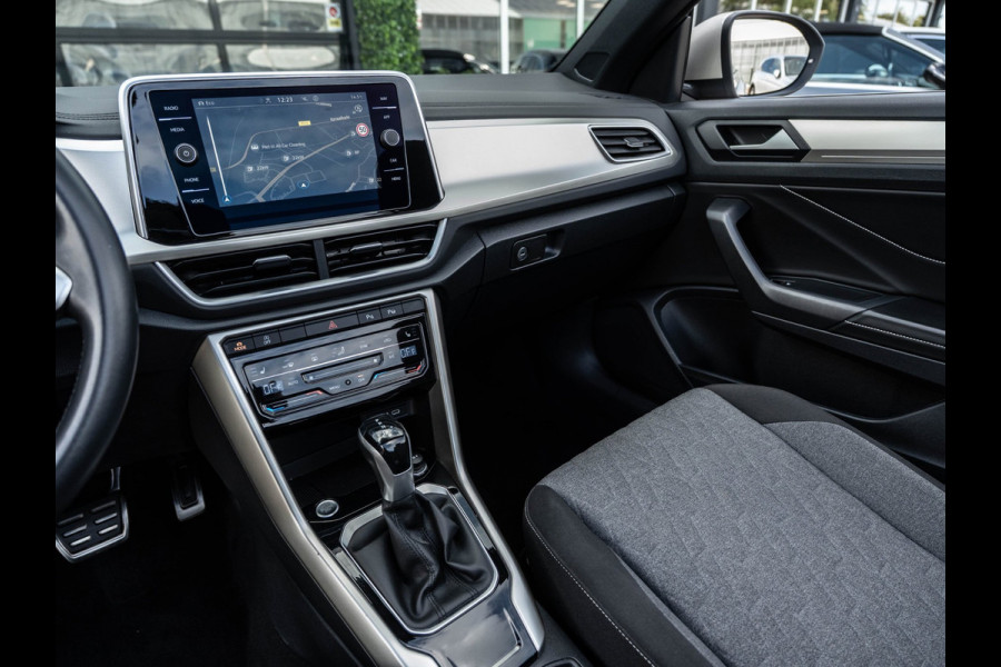 Volkswagen T-Roc Cabrio 1.5 TSI 150PK DSG Move | Virtual | ACC | IQ Light | Windscherm | Trekhaak