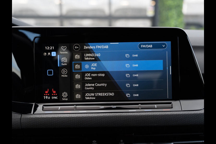 Volkswagen Golf 2.0 TSI 245PK DSG GTI | 19" Adelaide | Matrix | Camera | H&K Sound