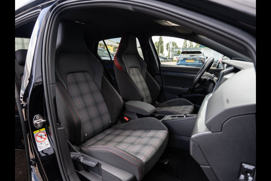 Volkswagen Golf 2.0 TSI 245PK DSG GTI | 19" Adelaide | Matrix | Camera | H&K Sound