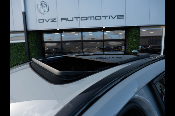 Volvo XC60 2.0 T6 Plug-in hybrid AWD Plus Black Edition | Pano | Surround View | Trekhaak | BTW