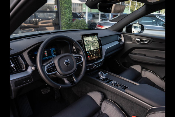 Volvo XC60 2.0 T6 Plug-in hybrid AWD Plus Black Edition | Pano | Surround View | Trekhaak | BTW