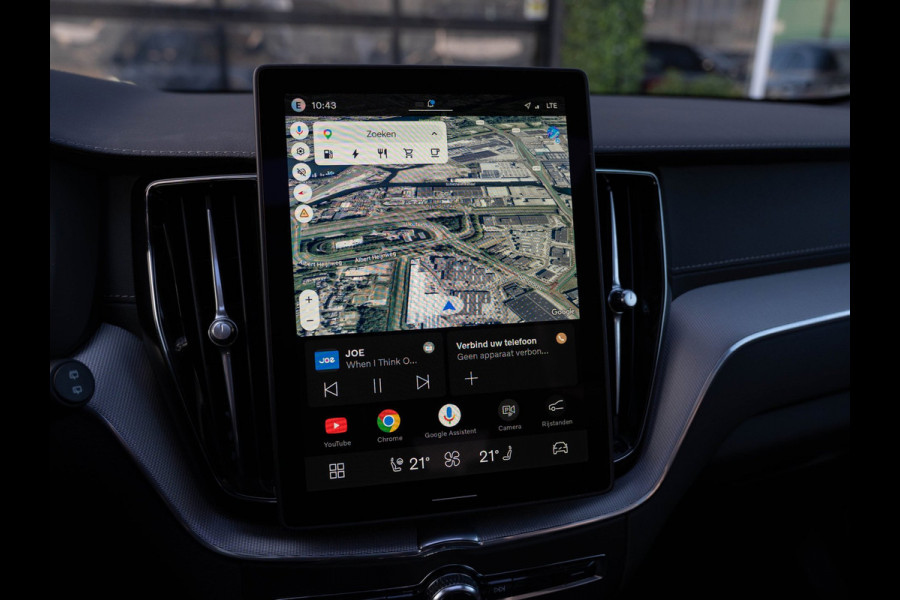 Volvo XC60 2.0 T6 Plug-in hybrid AWD Plus Black Edition | Pano | Surround View | Trekhaak | BTW