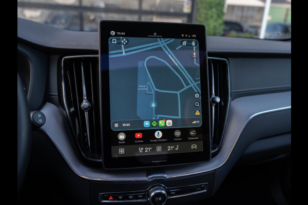 Volvo XC60 2.0 T6 Plug-in hybrid AWD Plus Black Edition | Pano | Surround View | Trekhaak | BTW