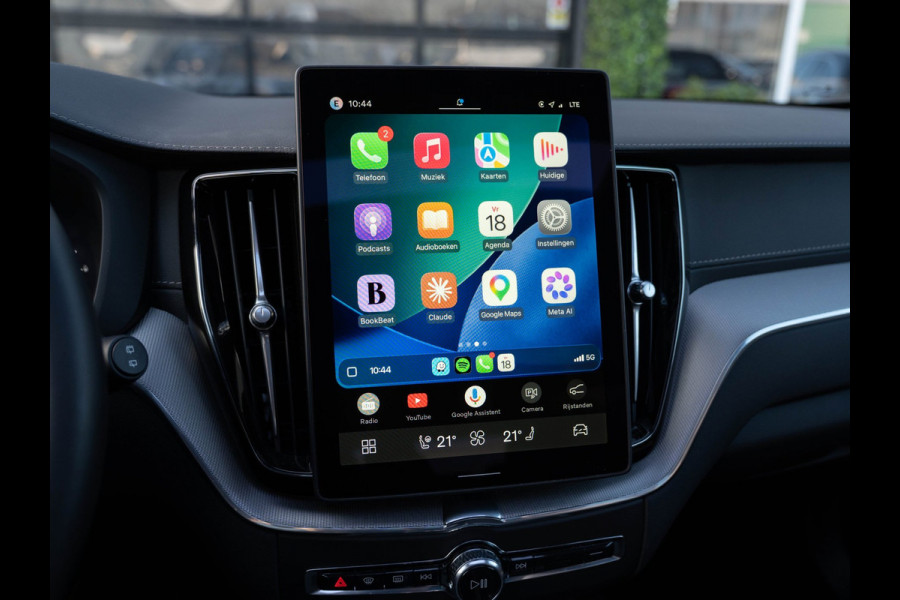 Volvo XC60 2.0 T6 Plug-in hybrid AWD Plus Black Edition | Pano | Surround View | Trekhaak | BTW