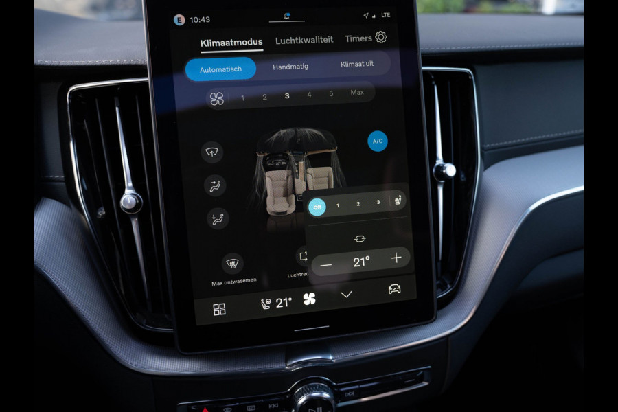 Volvo XC60 2.0 T6 Plug-in hybrid AWD Plus Black Edition | Pano | Surround View | Trekhaak | BTW