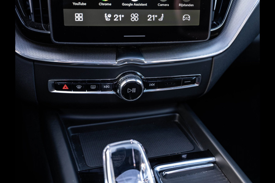 Volvo XC60 2.0 T6 Plug-in hybrid AWD Plus Black Edition | Pano | Surround View | Trekhaak | BTW