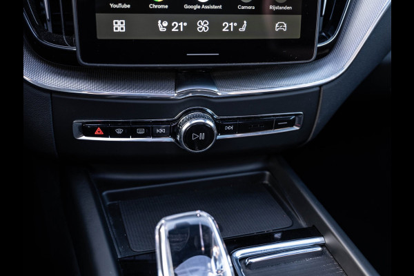 Volvo XC60 2.0 T6 Plug-in hybrid AWD Plus Black Edition | Pano | Surround View | Trekhaak | BTW