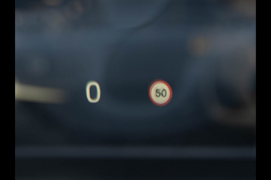 Volvo XC60 2.0 T6 Plug-in hybrid AWD Plus Black Edition | Pano | Surround View | Trekhaak | BTW