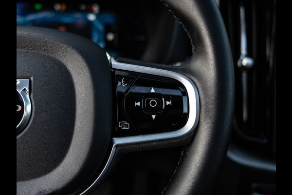 Volvo XC60 2.0 T6 Plug-in hybrid AWD Plus Black Edition | Pano | Surround View | Trekhaak | BTW