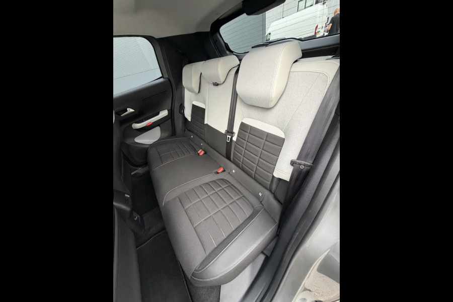 Citroën ë-C3 Max 113pk 44 kWh (Trekhaak - Camera - Automatische Airco - Navigatie - Apple Carplay - LED)