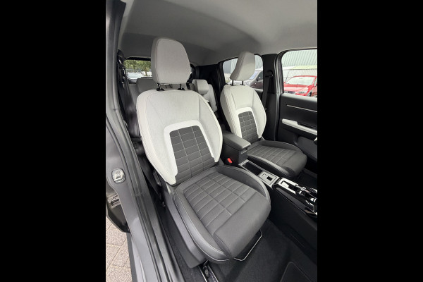 Citroën ë-C3 Max 113pk 44 kWh (Trekhaak - Camera - Automatische Airco - Navigatie - Apple Carplay - LED)