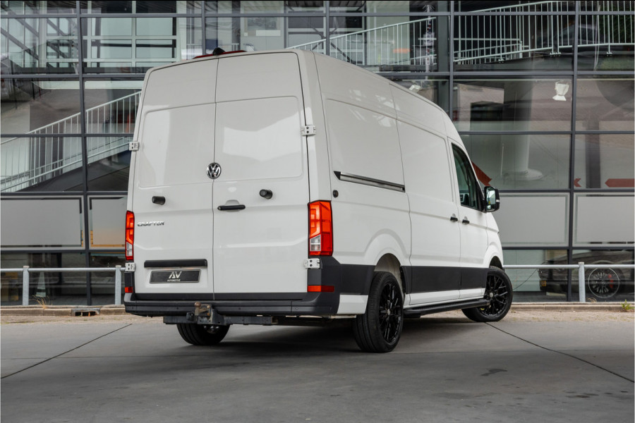 Volkswagen Crafter 2.0 TDI 177PK L3H3 DSG | L+R Schuifdeur | Bi-Xenon | ACC | Standkachel | CarPlay | Camera | Trekhaak | Stoelverwarming | Nieuwe APK | Euro 6