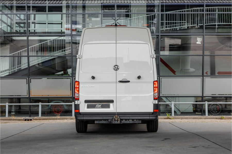 Volkswagen Crafter 2.0 TDI 177PK L3H3 DSG | L+R Schuifdeur | Bi-Xenon | ACC | Standkachel | CarPlay | Camera | Trekhaak | Stoelverwarming | Nieuwe APK | Euro 6
