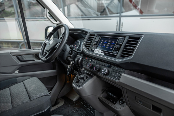 Volkswagen Crafter 2.0 TDI 177PK L3H3 DSG | L+R Schuifdeur | Bi-Xenon | ACC | Standkachel | CarPlay | Camera | Trekhaak | Stoelverwarming | Nieuwe APK | Euro 6
