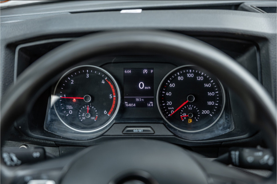 Volkswagen Crafter 2.0 TDI 177PK L3H3 DSG | L+R Schuifdeur | Bi-Xenon | ACC | Standkachel | CarPlay | Camera | Trekhaak | Stoelverwarming | Nieuwe APK | Euro 6