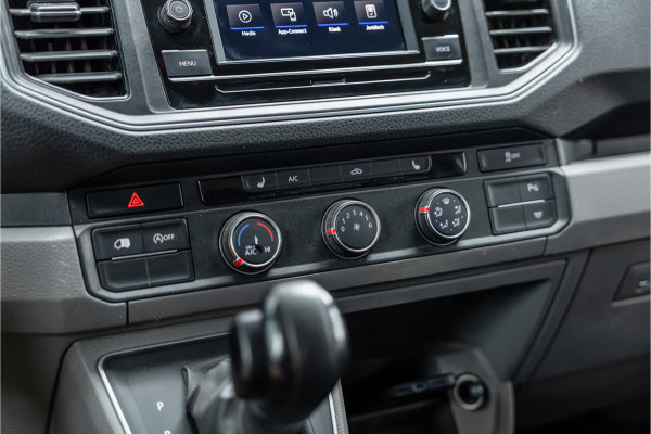 Volkswagen Crafter 2.0 TDI 177PK L3H3 DSG | L+R Schuifdeur | Bi-Xenon | ACC | Standkachel | CarPlay | Camera | Trekhaak | Stoelverwarming | Nieuwe APK | Euro 6