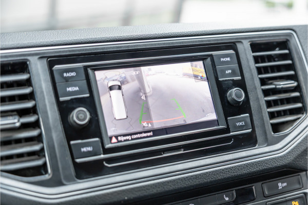 Volkswagen Crafter 2.0 TDI 177PK L3H3 DSG | L+R Schuifdeur | Bi-Xenon | ACC | Standkachel | CarPlay | Camera | Trekhaak | Stoelverwarming | Nieuwe APK | Euro 6
