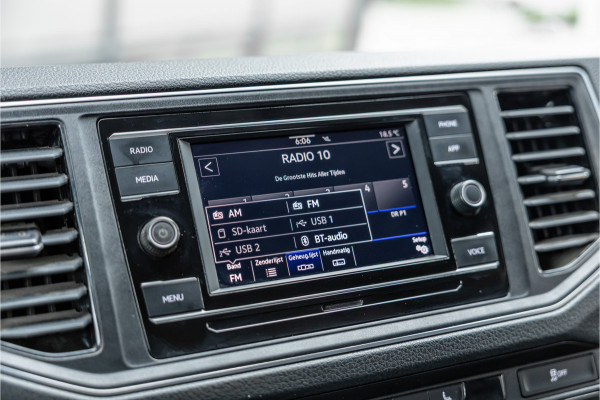 Volkswagen Crafter 2.0 TDI 177PK L3H3 DSG | L+R Schuifdeur | Bi-Xenon | ACC | Standkachel | CarPlay | Camera | Trekhaak | Stoelverwarming | Nieuwe APK | Euro 6
