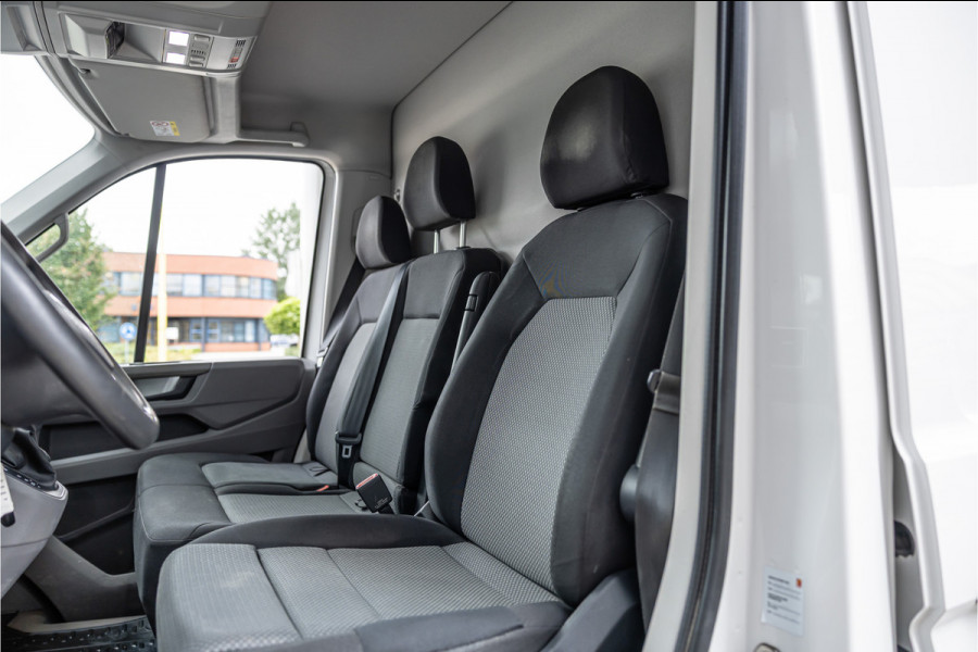 Volkswagen Crafter 2.0 TDI 177PK L3H3 DSG | L+R Schuifdeur | Bi-Xenon | ACC | Standkachel | CarPlay | Camera | Trekhaak | Stoelverwarming | Nieuwe APK | Euro 6