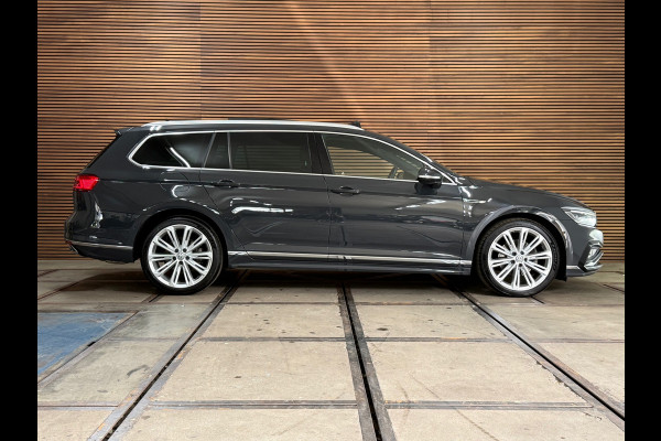 Volkswagen Passat Variant 2.0 TSI R-line Executive Business | VOL! | PANO | IQ.LIGHT | Dynaudio| Virtual | Leder | HuD | Trekhaak