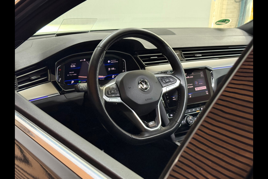 Volkswagen Passat Variant 2.0 TSI R-line Executive Business | VOL! | PANO | IQ.LIGHT | Dynaudio| Virtual | Leder | HuD | Trekhaak